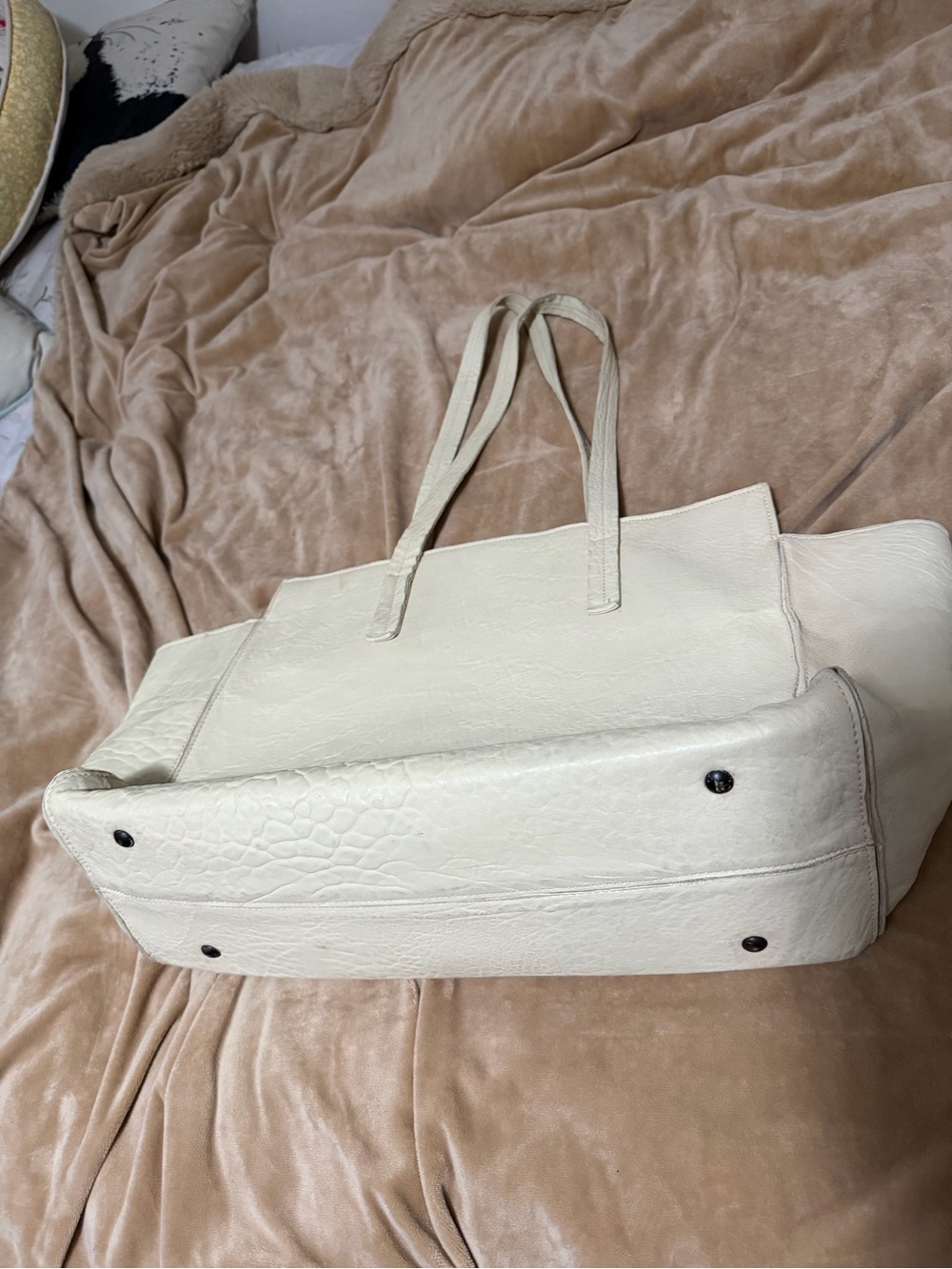 Salvatore Santoro Cream Leather Tote Bag - Classic Everyday Carryall